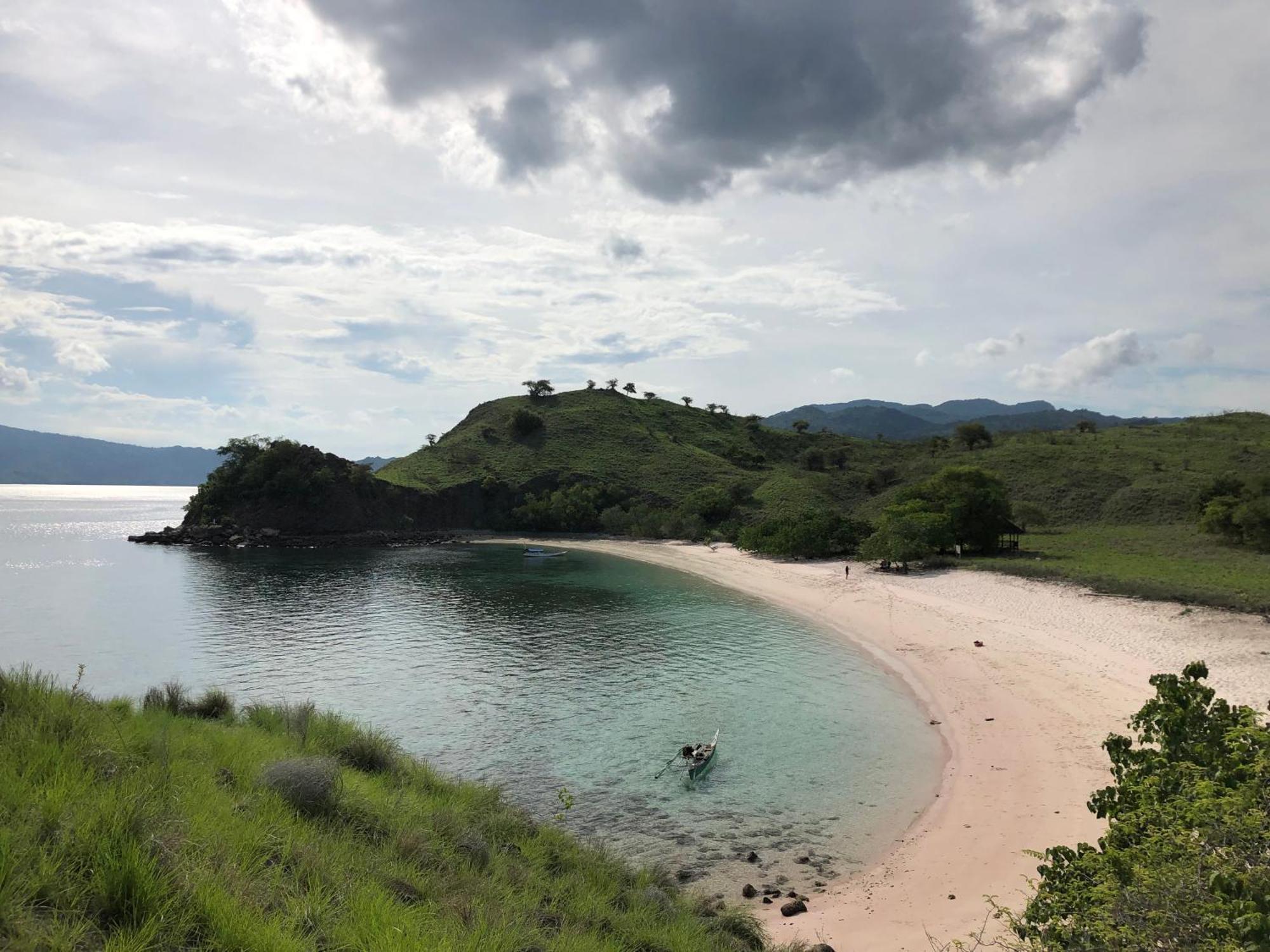 Dua Putri Komodo Homestay Kültér fotó