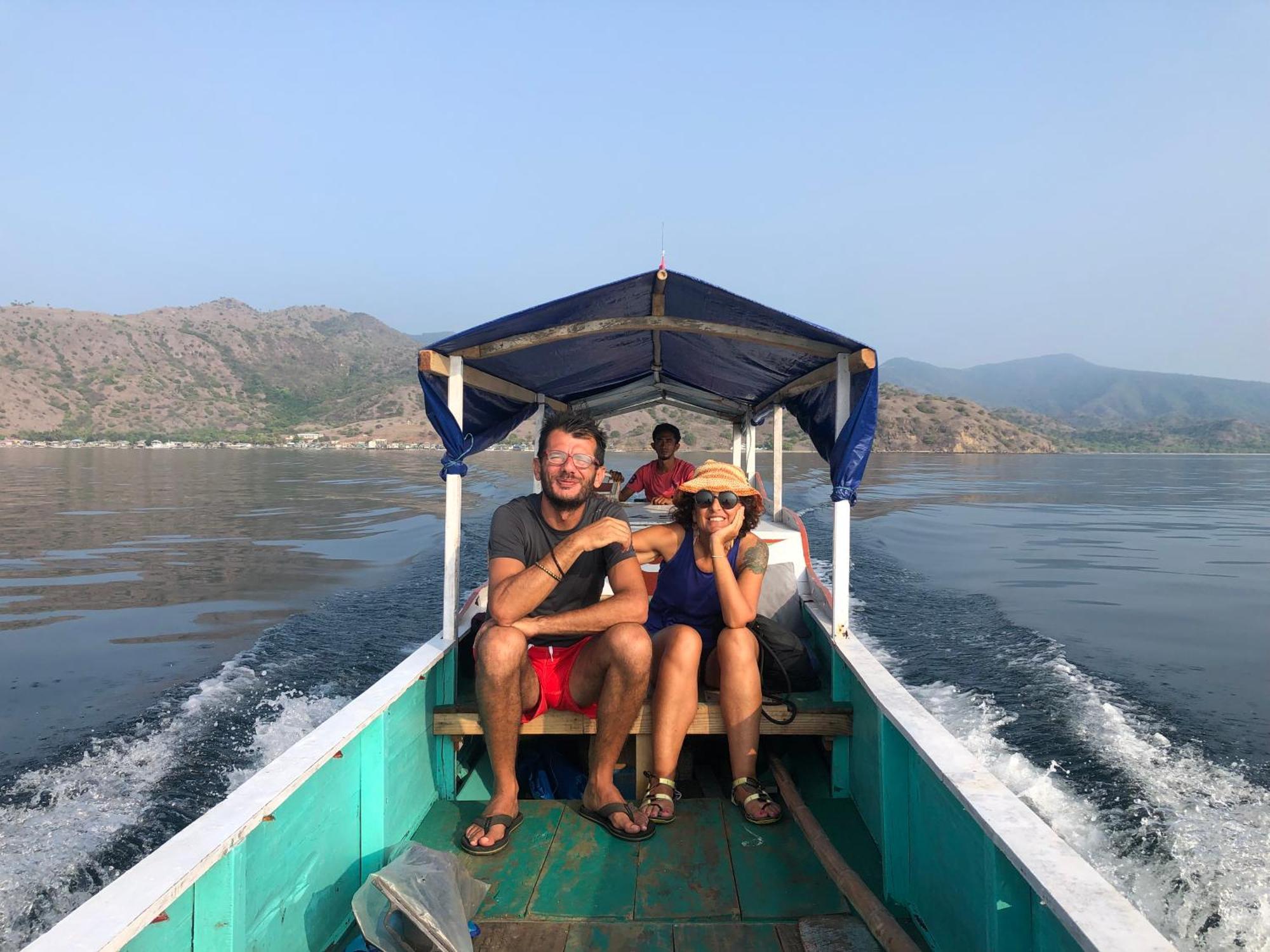 Dua Putri Komodo Homestay Kültér fotó