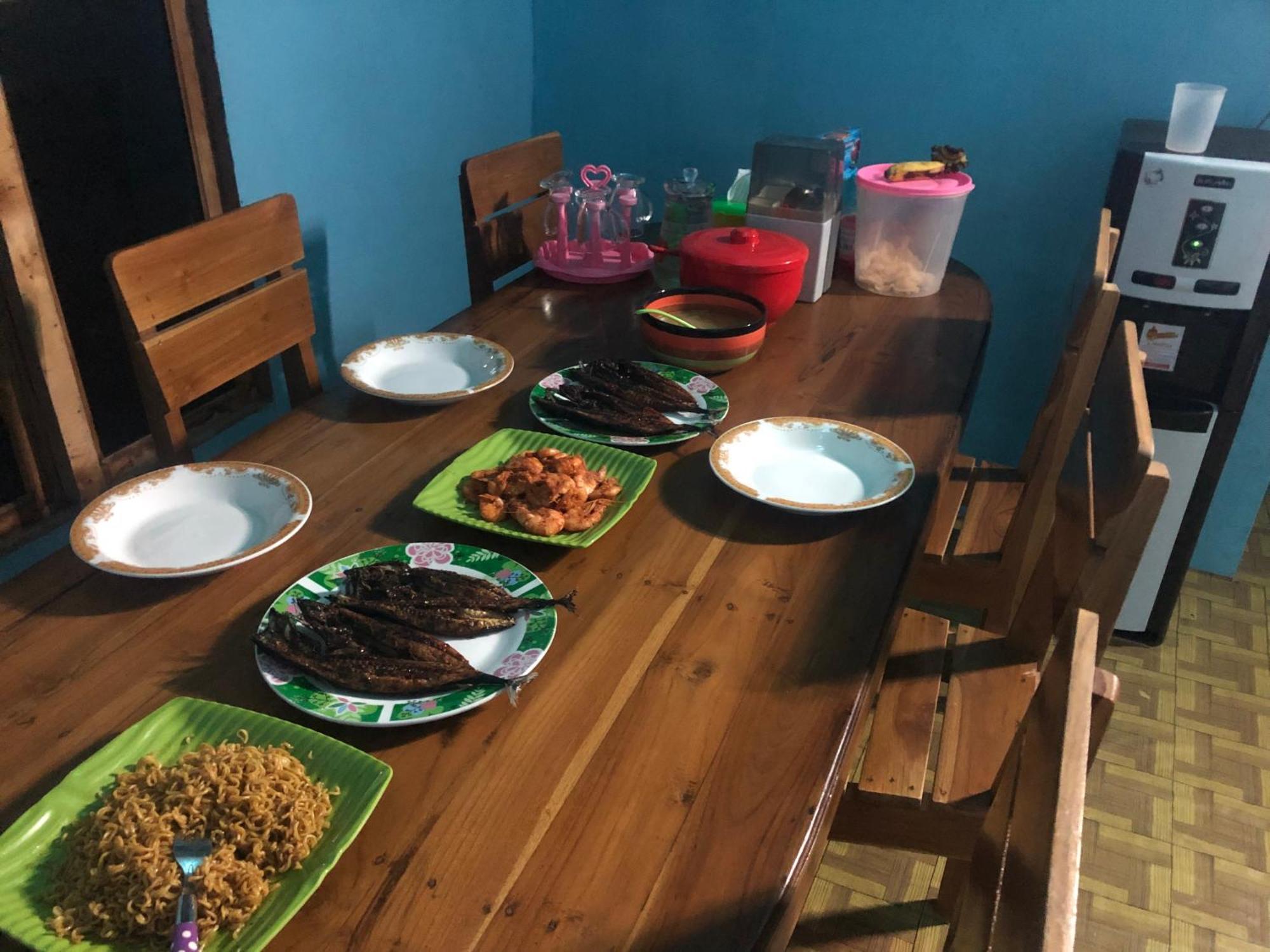 Dua Putri Komodo Homestay Kültér fotó