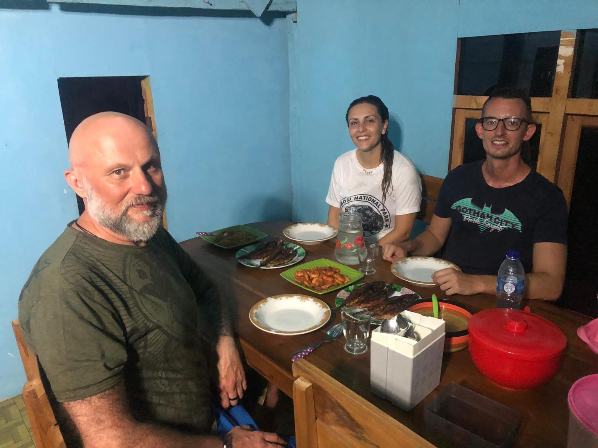 Dua Putri Komodo Homestay Kültér fotó