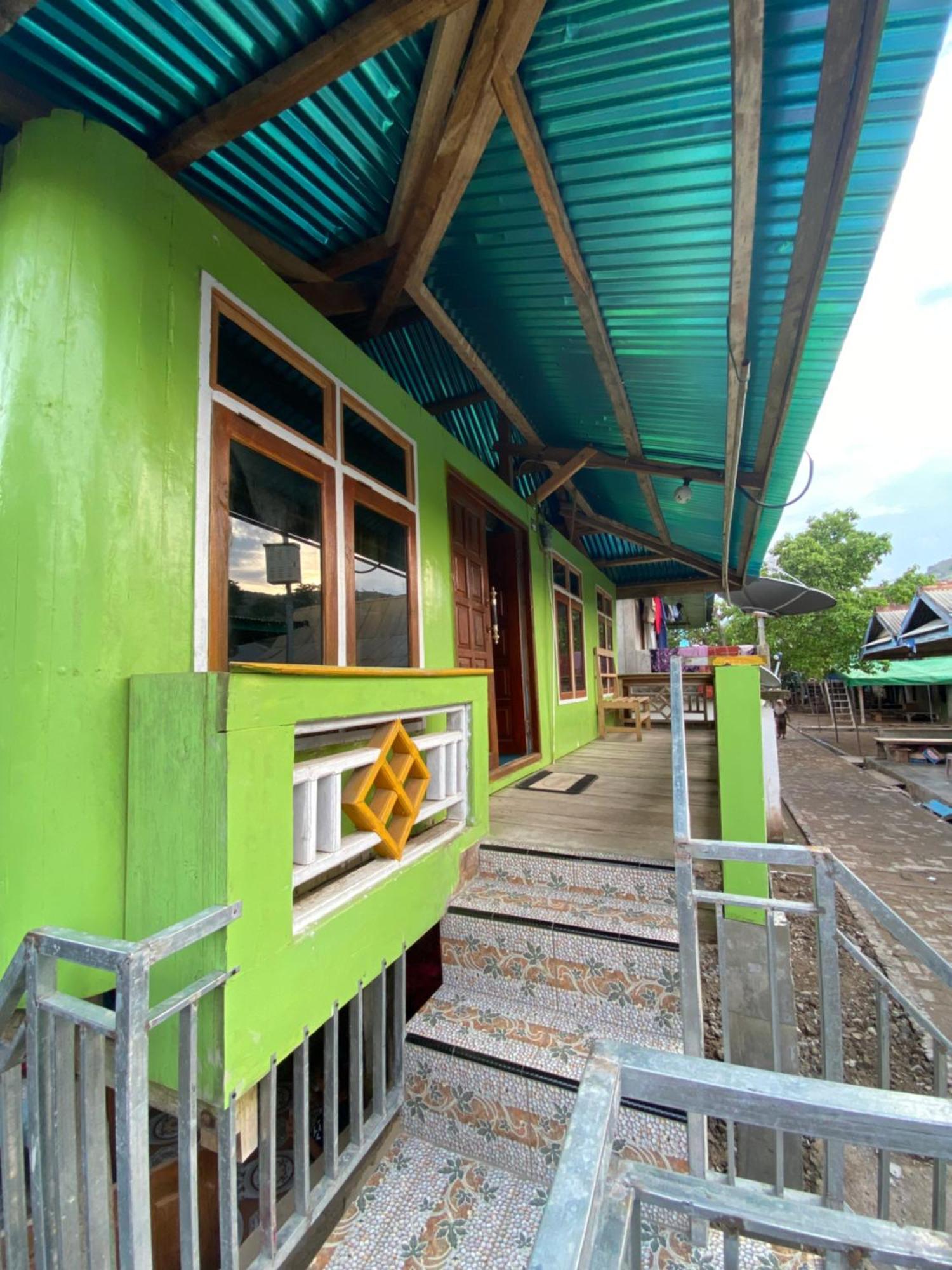 Dua Putri Komodo Homestay Kültér fotó