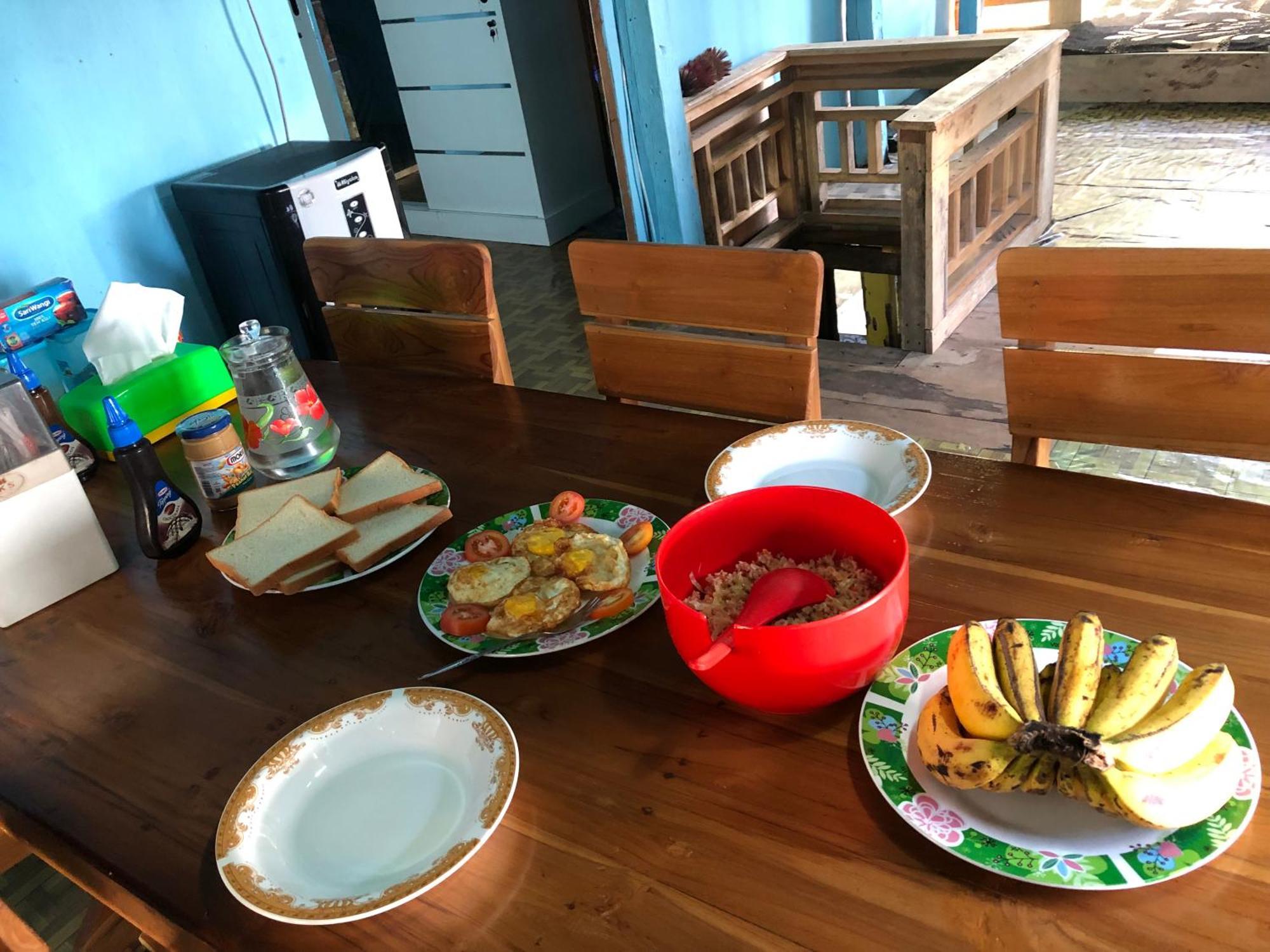 Dua Putri Komodo Homestay Kültér fotó
